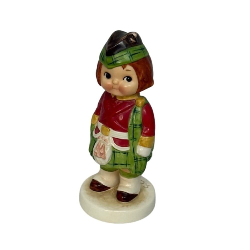 Goebel Dolly Dingle Figurine Dolly Dingle's Friend Scottie, Rare